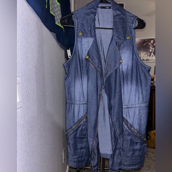 MAURICES DENIM VEST— (MED) - Picture 10 of 12